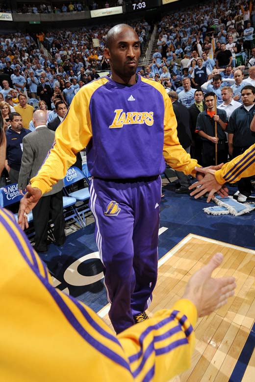 曼联官推晒99欧冠决赛扳平拜仁进球，祝谢林汉姆59岁生日快乐.