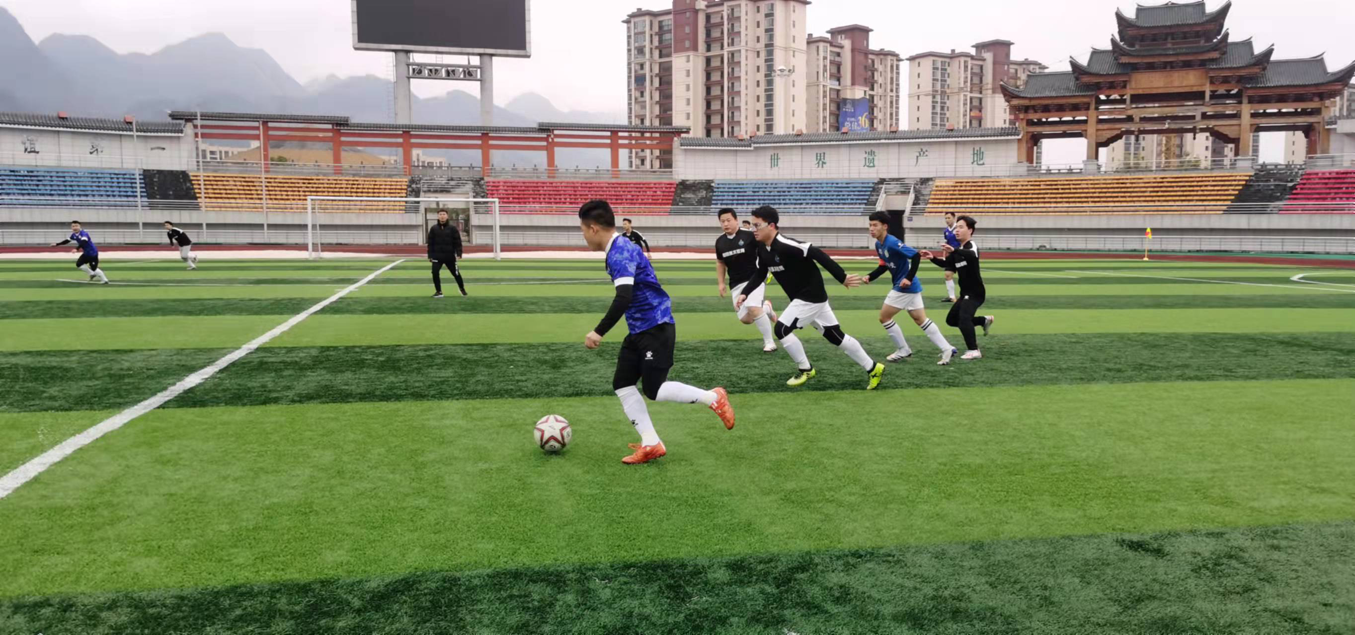 破案了！徐杰低迷原因找到，2处出现伤病，令人担忧.